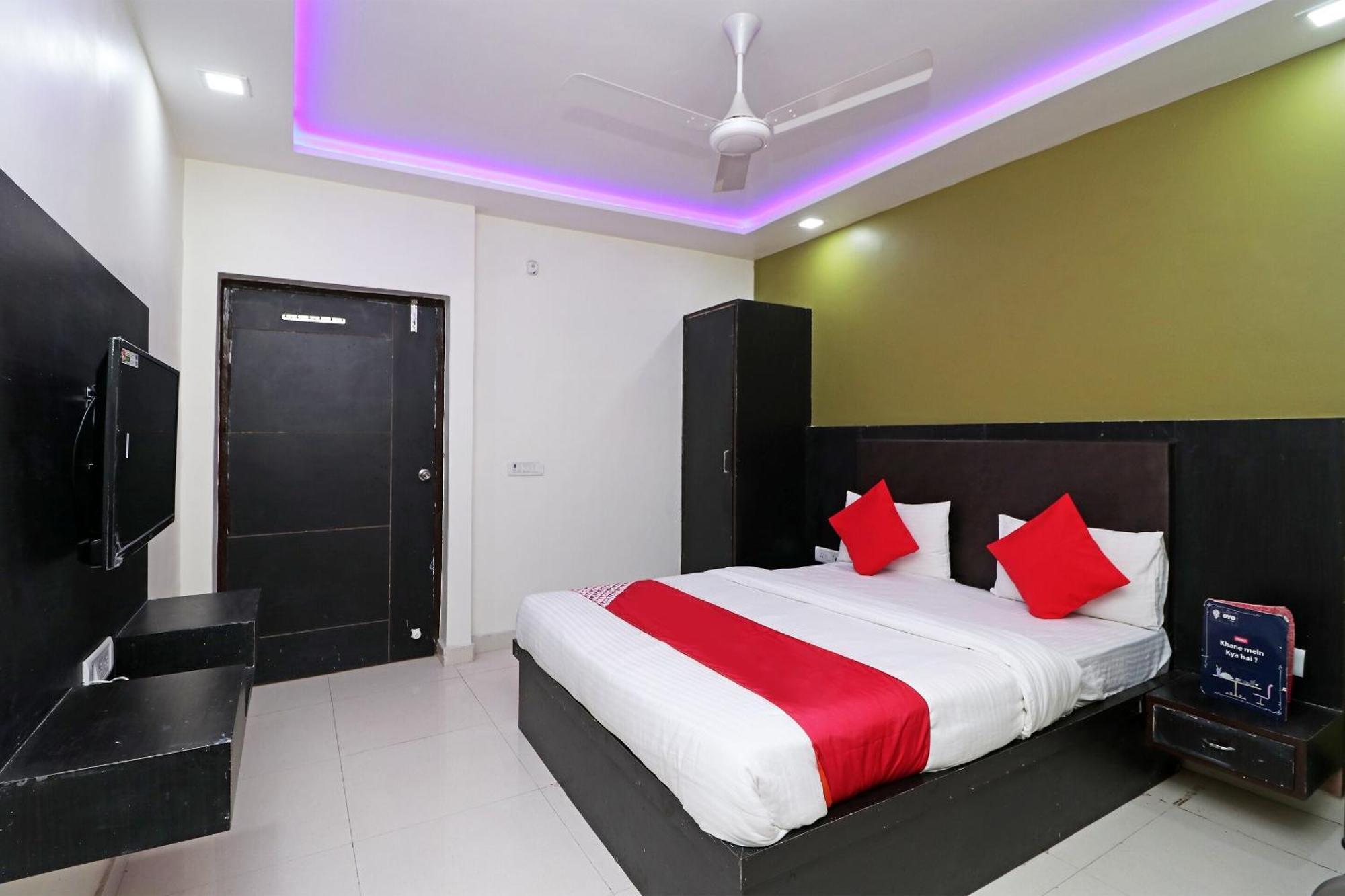 Oyo Hotel The Orient Tree Агра Екстер'єр фото